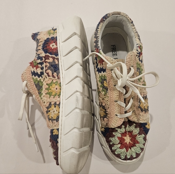 Free People Catch Me If You Can Crochet Sneakers Size 40 9.5 - Picture 3 of 6